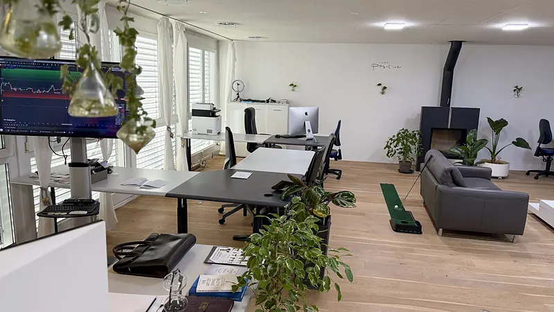 Open work area with seating in the Webzenz office